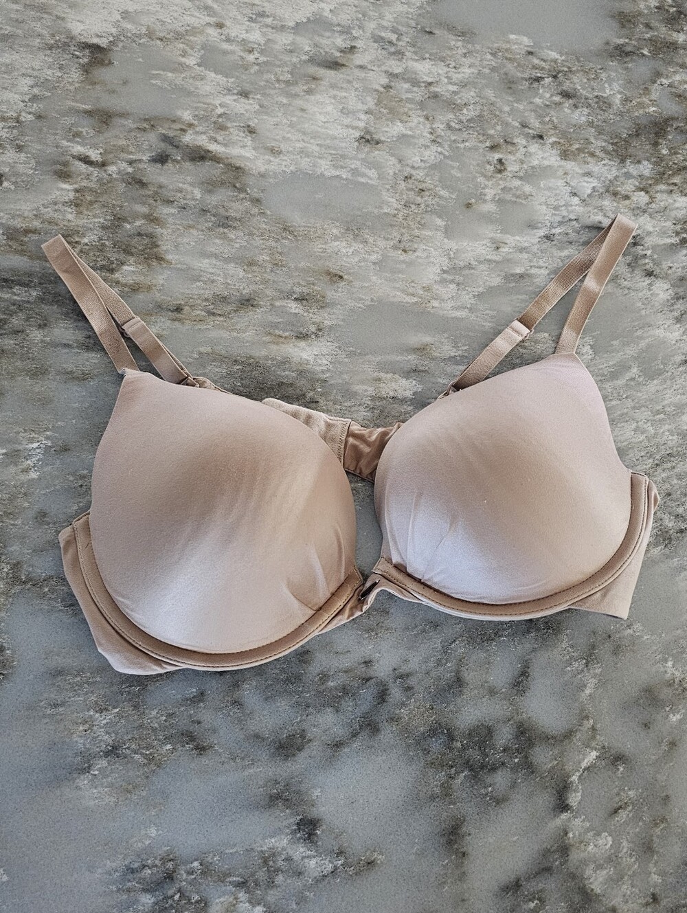 VS Fabulous Plunge Underwire Bra 38C Nude Beige As-Is Flawed